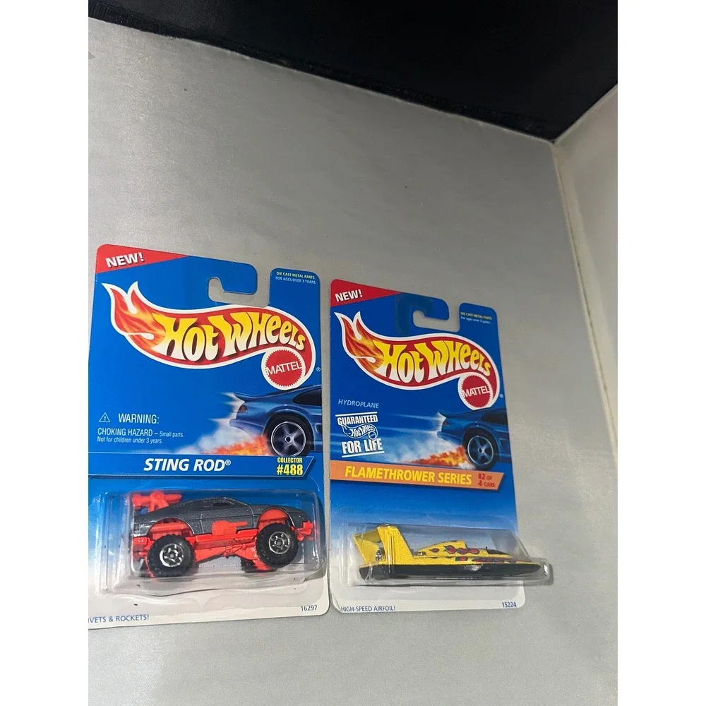 Hot Wheels Vintage Sting Rod #488 and Hydroplane #385 Flamethrower Series Lot